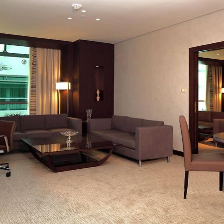 Holiday Inn Meydan By Ihg Рияд Екстериор снимка