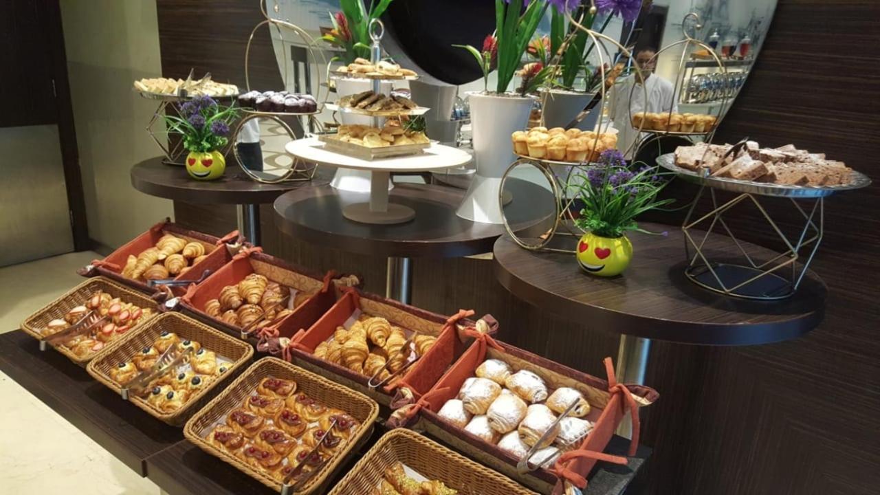 Holiday Inn Meydan By Ihg Рияд Екстериор снимка