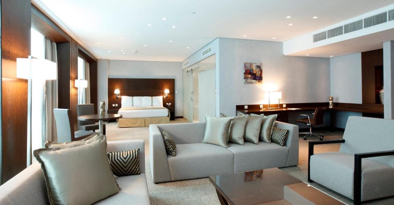 Holiday Inn Meydan By Ihg Рияд Екстериор снимка