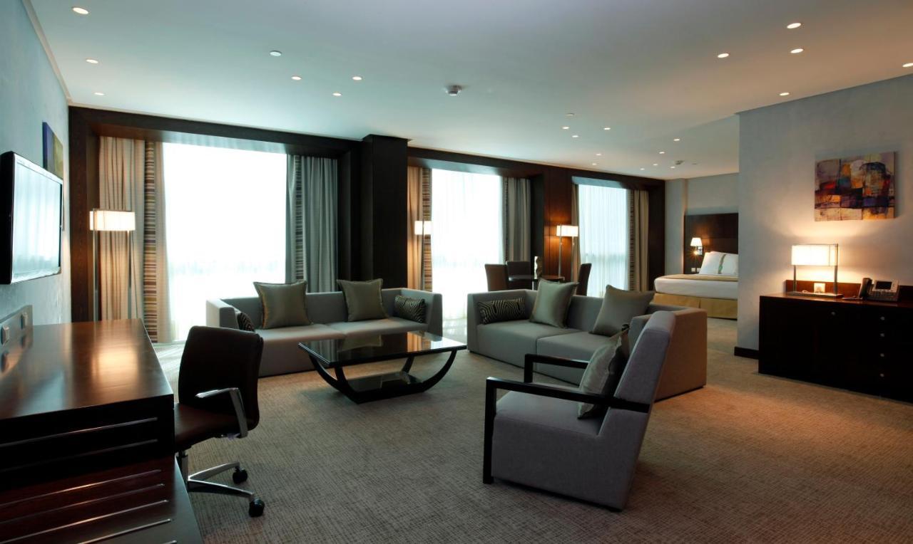 Holiday Inn Meydan By Ihg Рияд Екстериор снимка