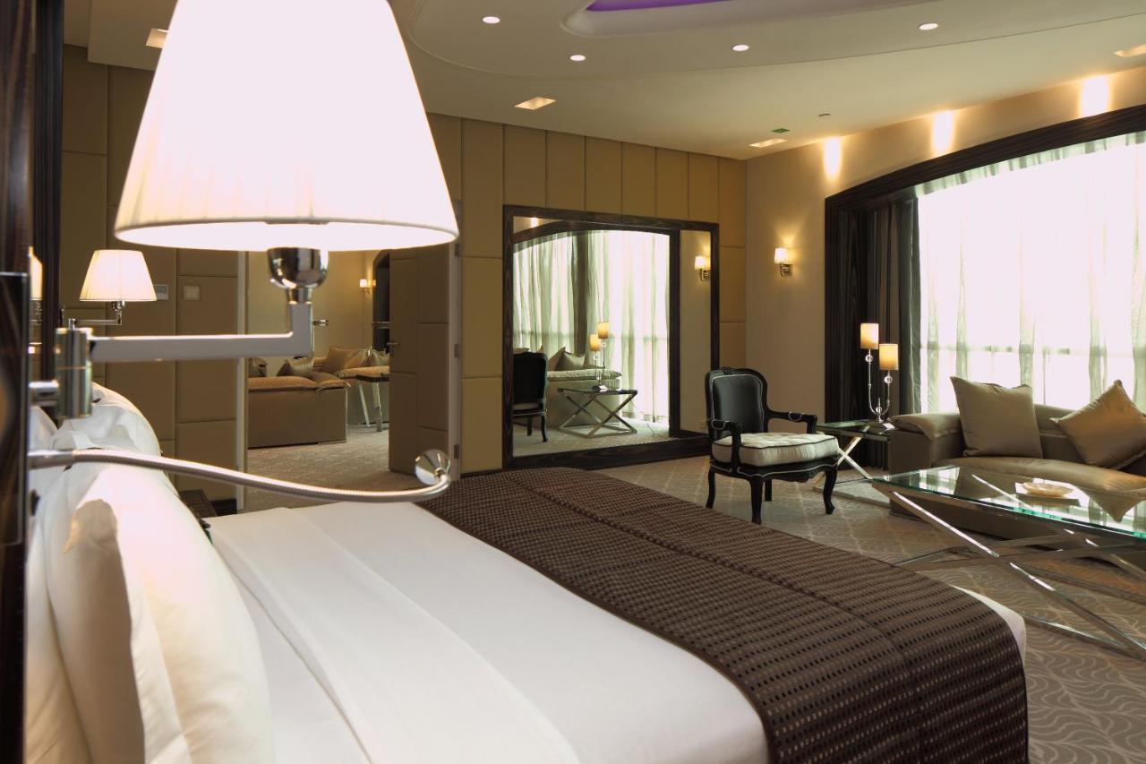 Holiday Inn Meydan By Ihg Рияд Екстериор снимка