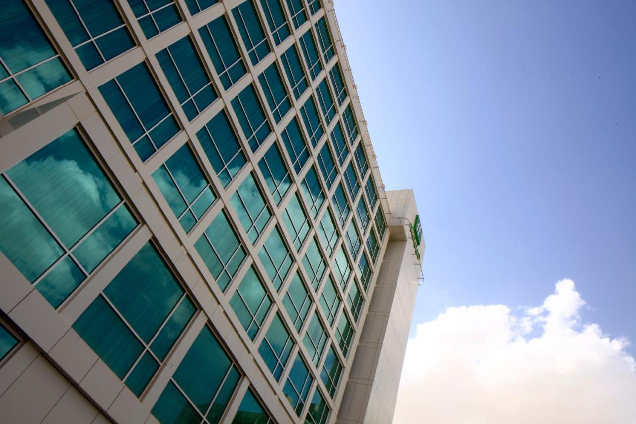 Holiday Inn Meydan By Ihg Рияд Екстериор снимка