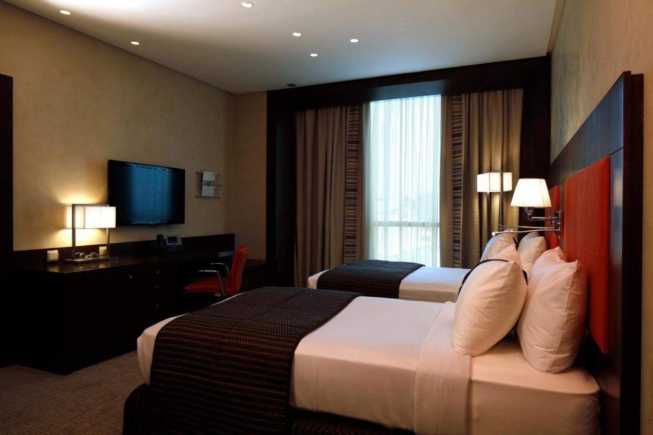 Holiday Inn Meydan By Ihg Рияд Екстериор снимка