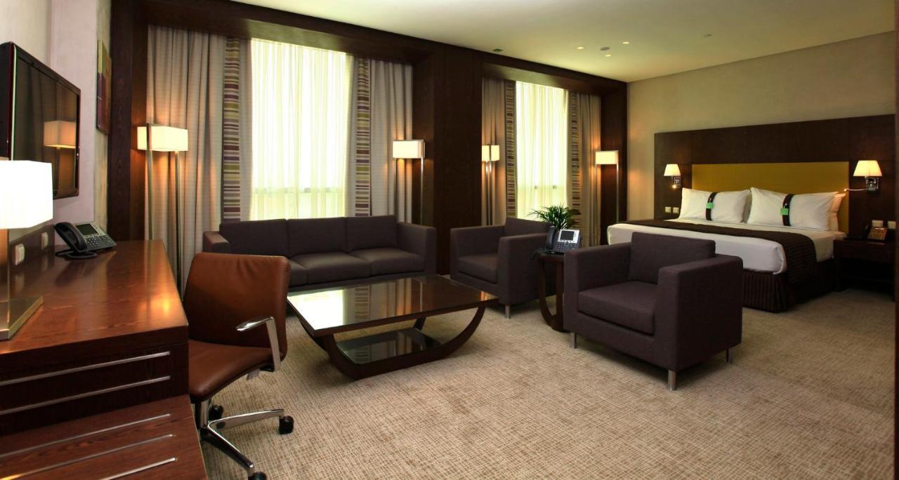 Holiday Inn Meydan By Ihg Рияд Екстериор снимка